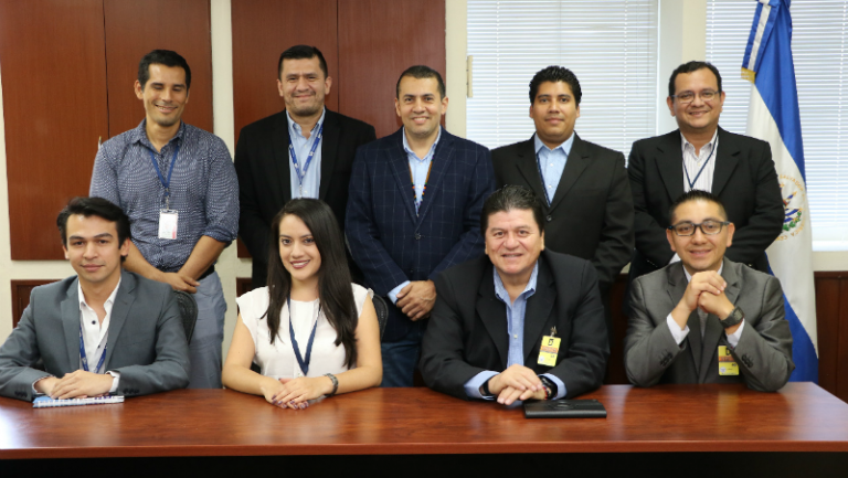 Delegación del MINTEL capacitando a Gobierno de El Salvador.
